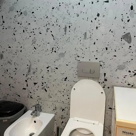 Frederik Qerret Apartment *